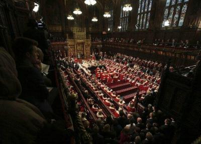 ملکه، مجلس بریتانیا را با اعلام برنامه دولت جدید، افتتاح کرد