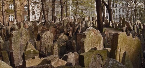 تور جمهوری چک: قبرستان چند لایه یهودیان در پراگ